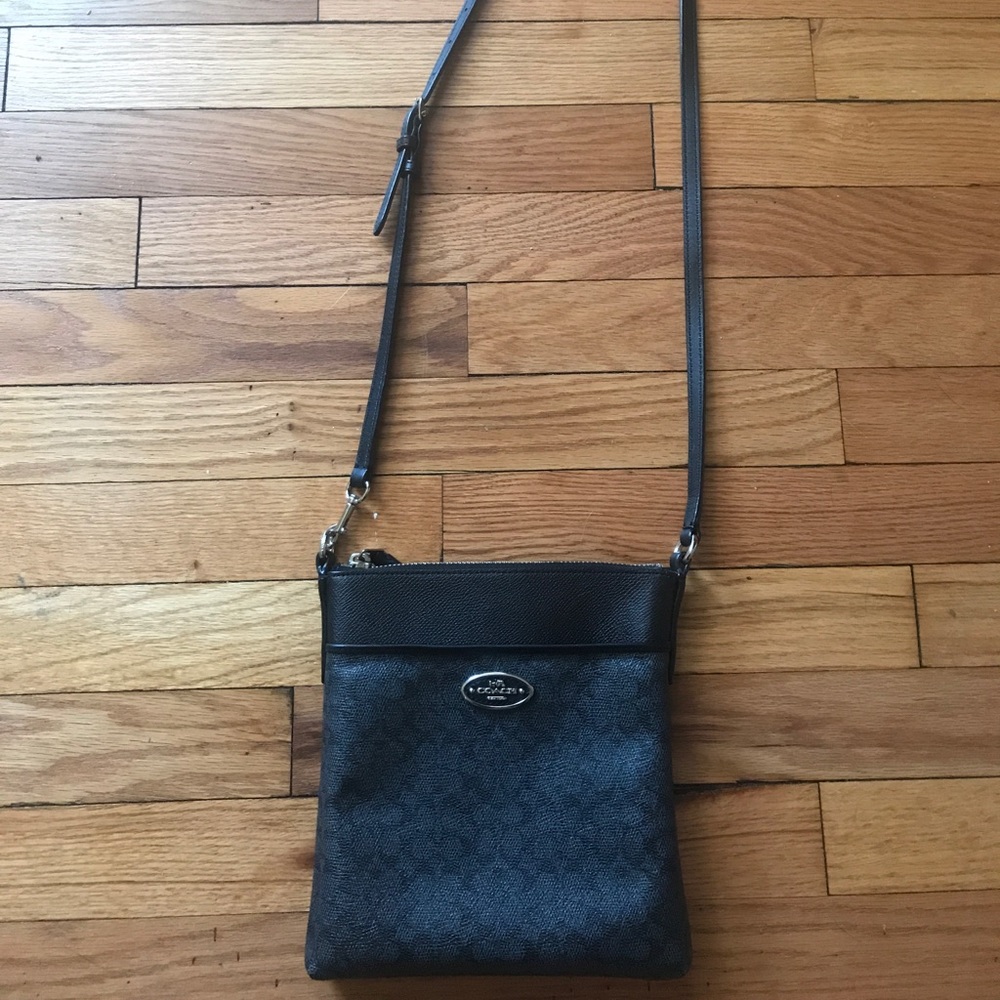 COACH black crossbody bag - Picture 2 of 4
